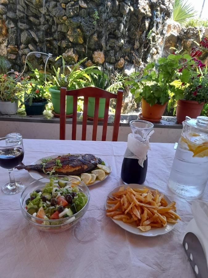 Bar Restorant Hotel Altini Vlore Ngoại thất bức ảnh